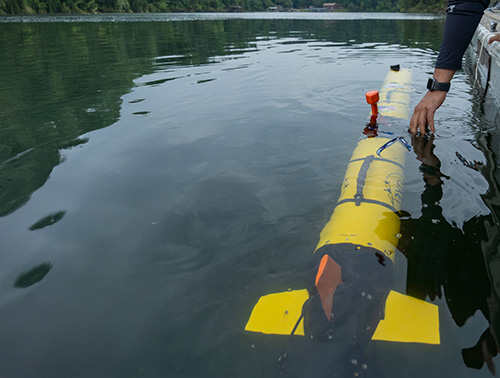 Smart Modems, Smarter AUVs - New Case Study on Acoustic Command and Control with the University of Alabama