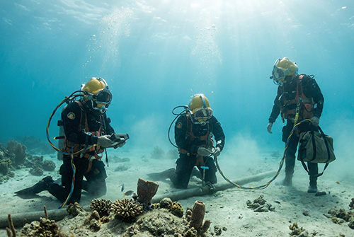 Subnero Modems for Divers