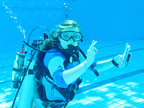 Diver Carrying a Prototype of Subnero's Diver Communication and Tracking System