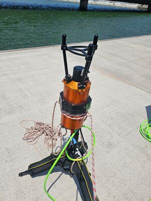 Subnero multi-receiver modem with a 3D-printed frame to secure the hydrophones